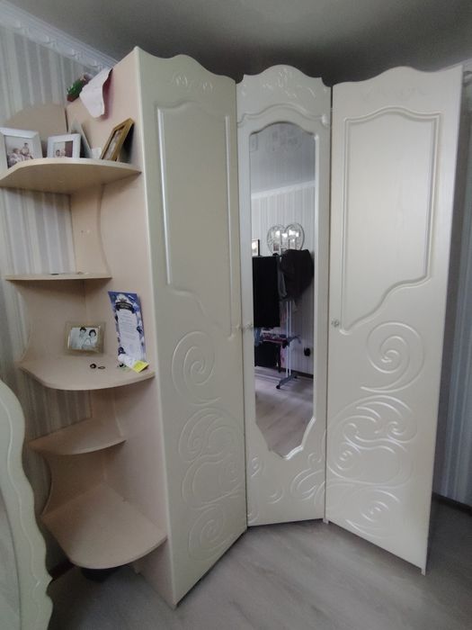 Продам спальный гарнитур