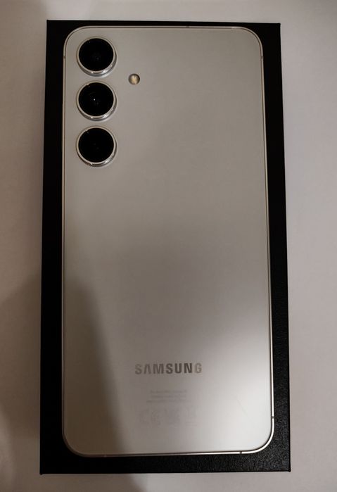 Samsung Galaxy S24 plus