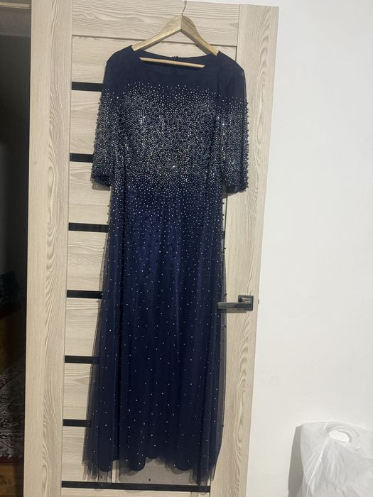 Продам шикарное платье