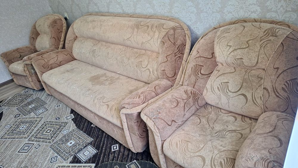Диван-кровать плюс два кресла