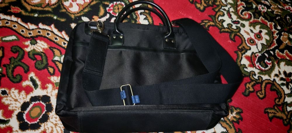 Продаю черные сумки для парней и женщин