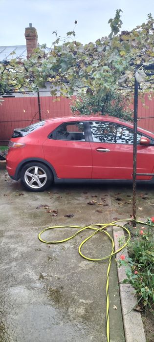 Vand Honda civic 2007 motor1.4 benzina