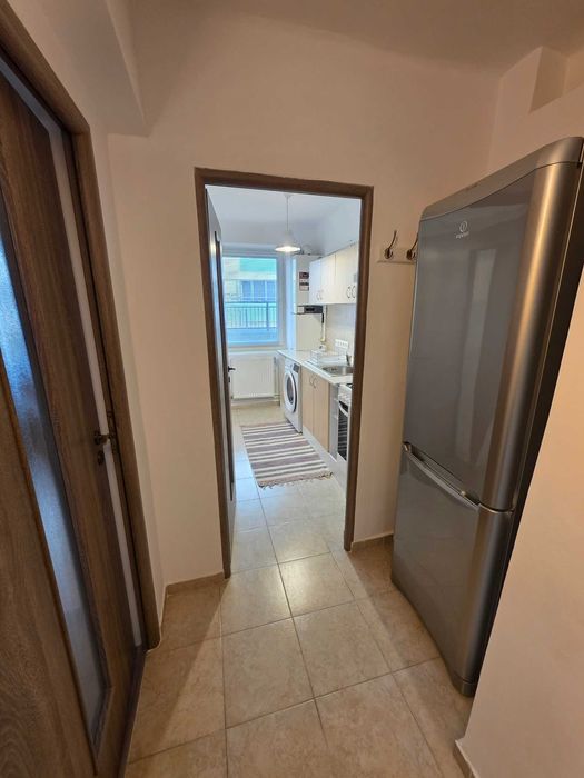Inchiriez apartament cu 2 camere P-ta M. Viteazul