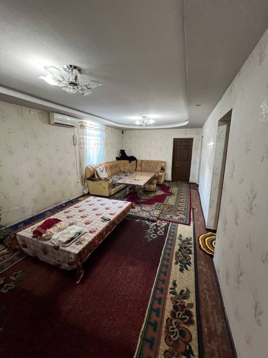 Кизирик туман марказида 6 сотих уй сотилади