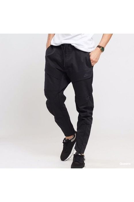 Мъжки панталон Nike Sportswear Tech Essentials