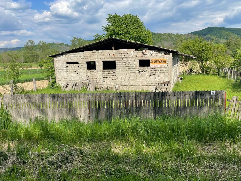 Casa + teren de vanzare , 1000mp