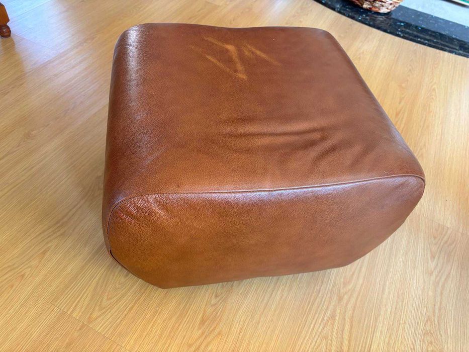 Кожени дивани 2ка и 3ка + табуретка