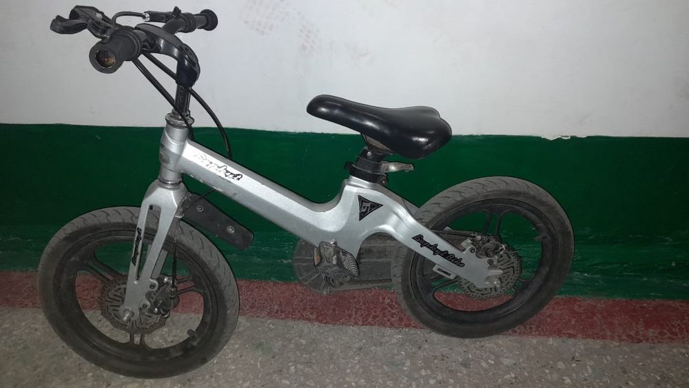 Детский  велосипед на  возраст 4-6 лет