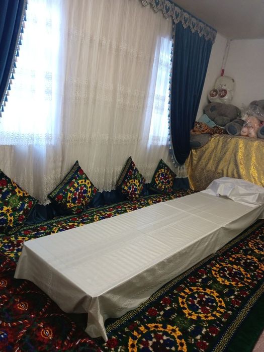 Навоий вилояти Хатирчи туманида Ховли сотилади 13 сотих, 5 хона.