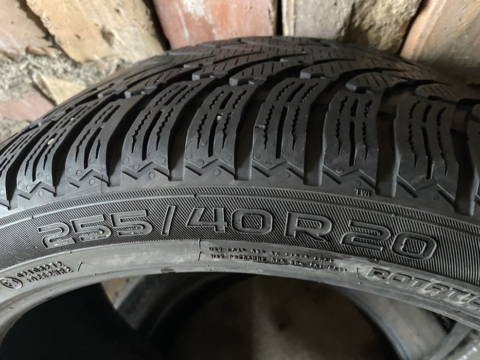 255/40/20 пара бу нокиан