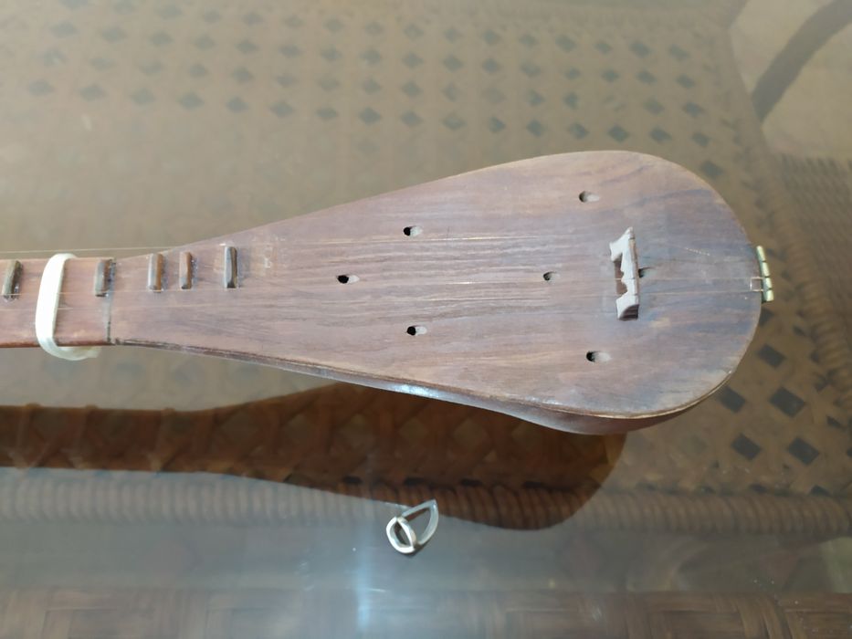 Продаётся старый танбур