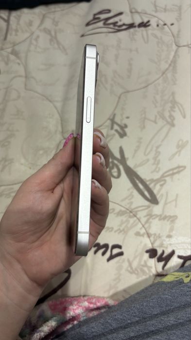 Продам Айфон 13 128 гб