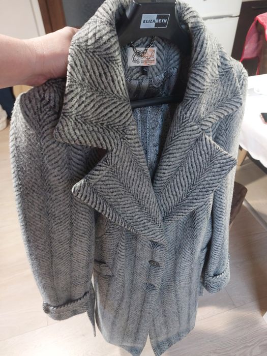 Вълнено луксозно палто до коляното на български дизайнер размер М