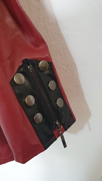 Куртка  модная  ,