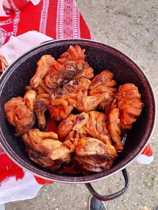 Protap,masa traditionala,aperitive,gratar,sarmale,ospatari,bucatari