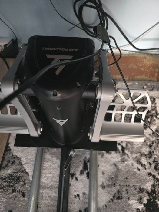Педали руля направления Thrustmaster TPR Pendular Rudder.