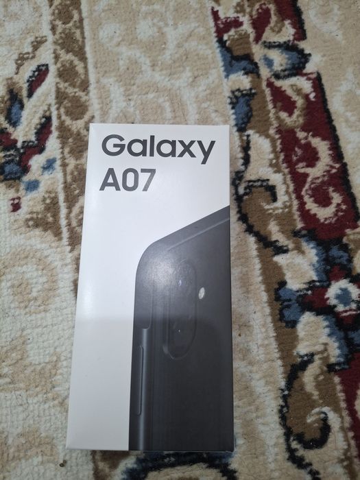 Телефон сатылады.