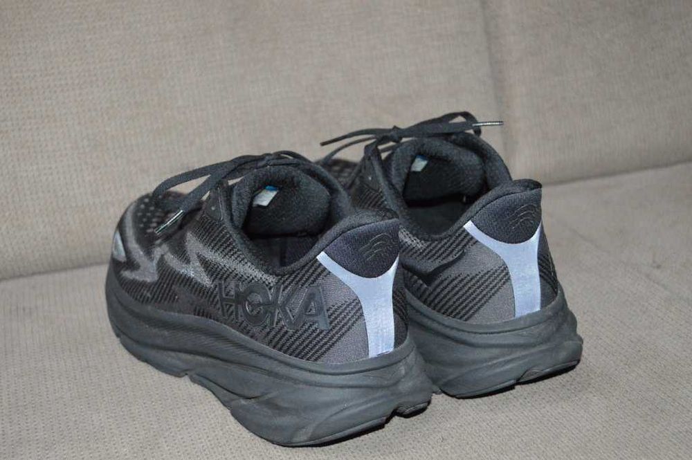 Adidași Alergare Hoka Clifton 9 – Mărimea 48 (31 cm) – Negri – Amortizare Premium