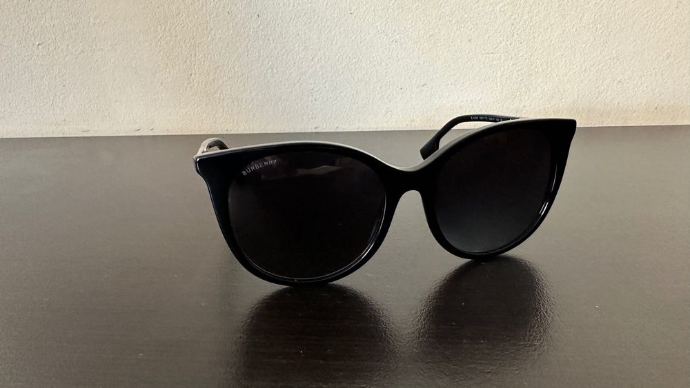 Дамски слънчеви очилв Burberry