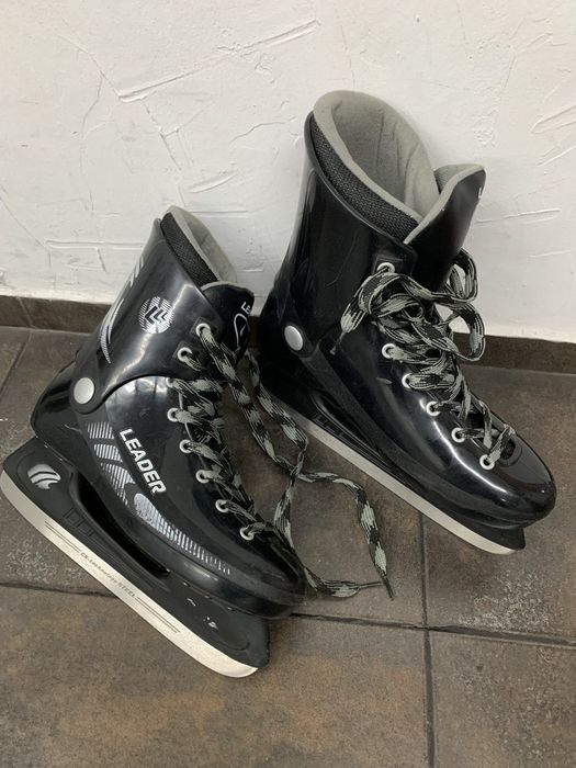 Хоккейные коньки