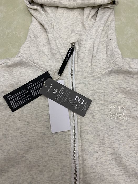 Продам зипку C.P. Company