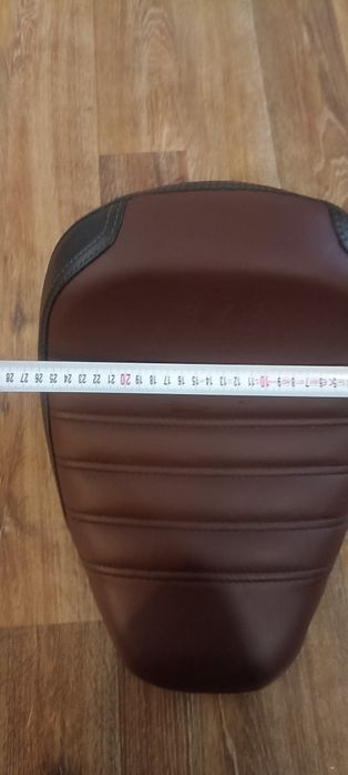 Indian Scout, Седалка и слюда