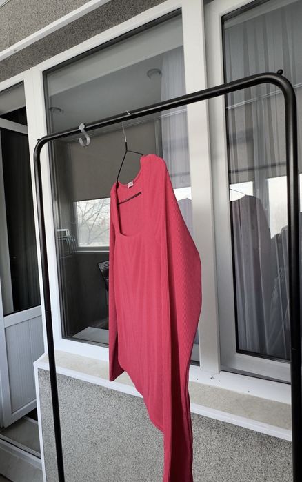 Продам вешалку для одежды