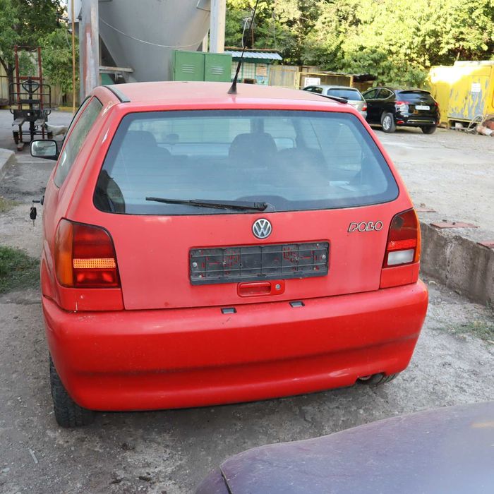 Фолксваген Поло 1.6  75 к.с. 97 год.Само на части