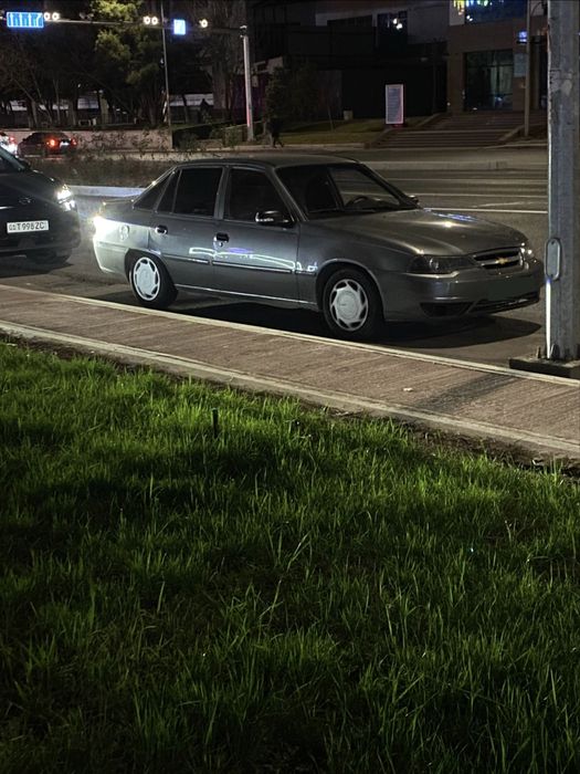 срочно продаю нексию 2 1.6