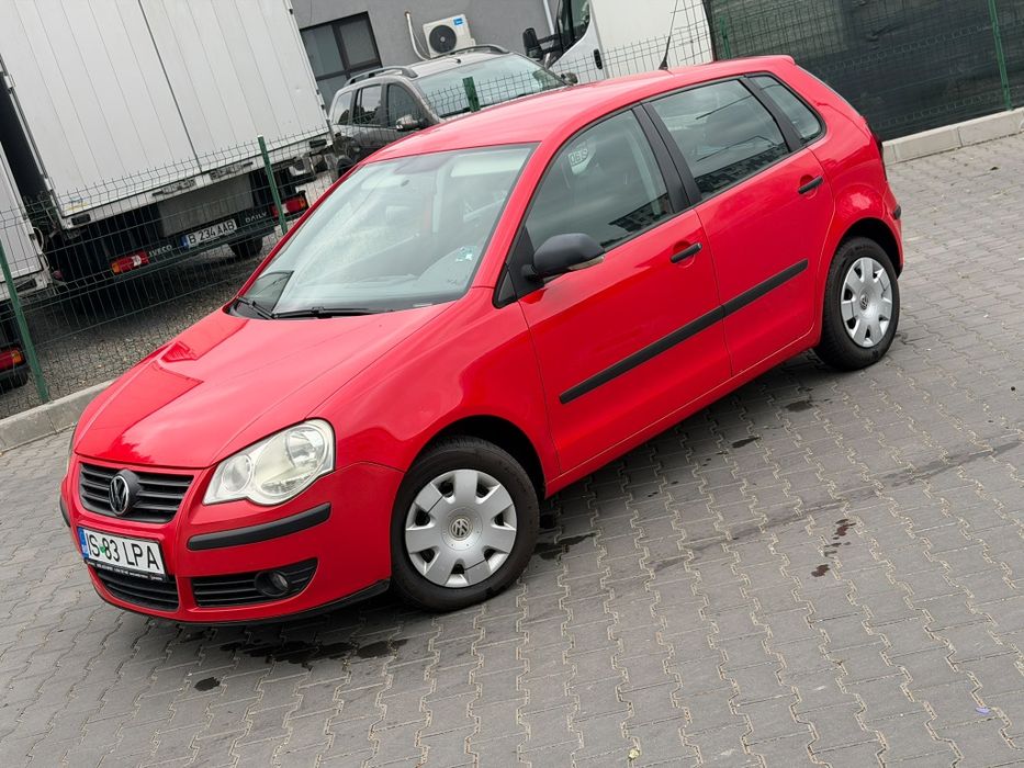 VOLKSWAGEN Polo