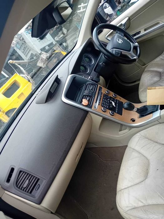 Dezmembrez Dezmembrari piese Volvo XC60 2.4D D5244T10 2008-2013