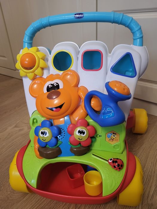 Antemergator Chicco cu sunete si lumini