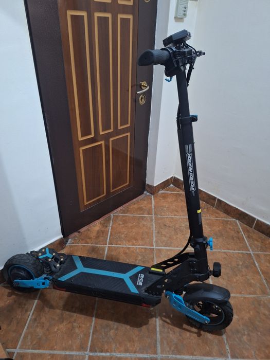 Trotineta electrica pliabila RYDE. Noua 800 Warrior cu scaun – seria 10″