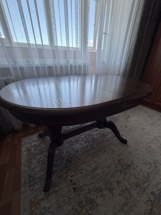 Продам срочно стол