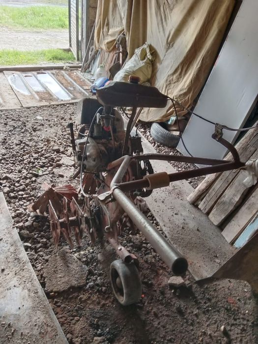 Продам мотоплуг на запчасти Бу