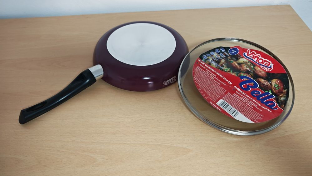Tigaie aluminiu cu capac sticla