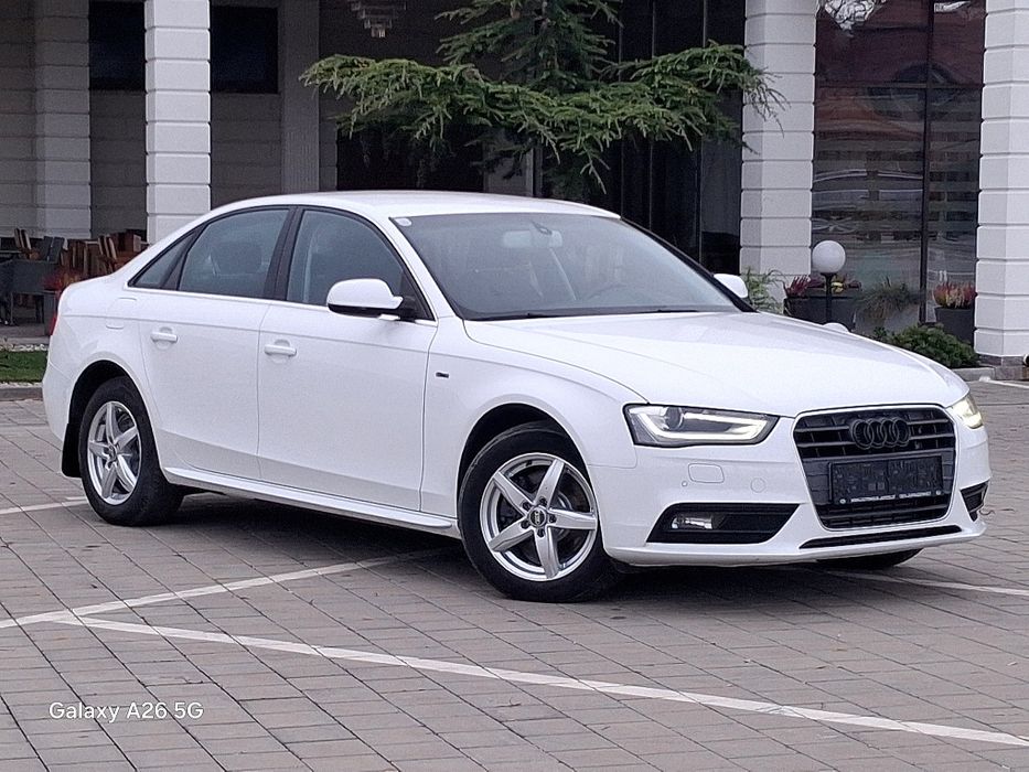Audi A4 sline  2,0 diesel euro 5  2013 

   AUDI A4  sline  2,0 TDI .