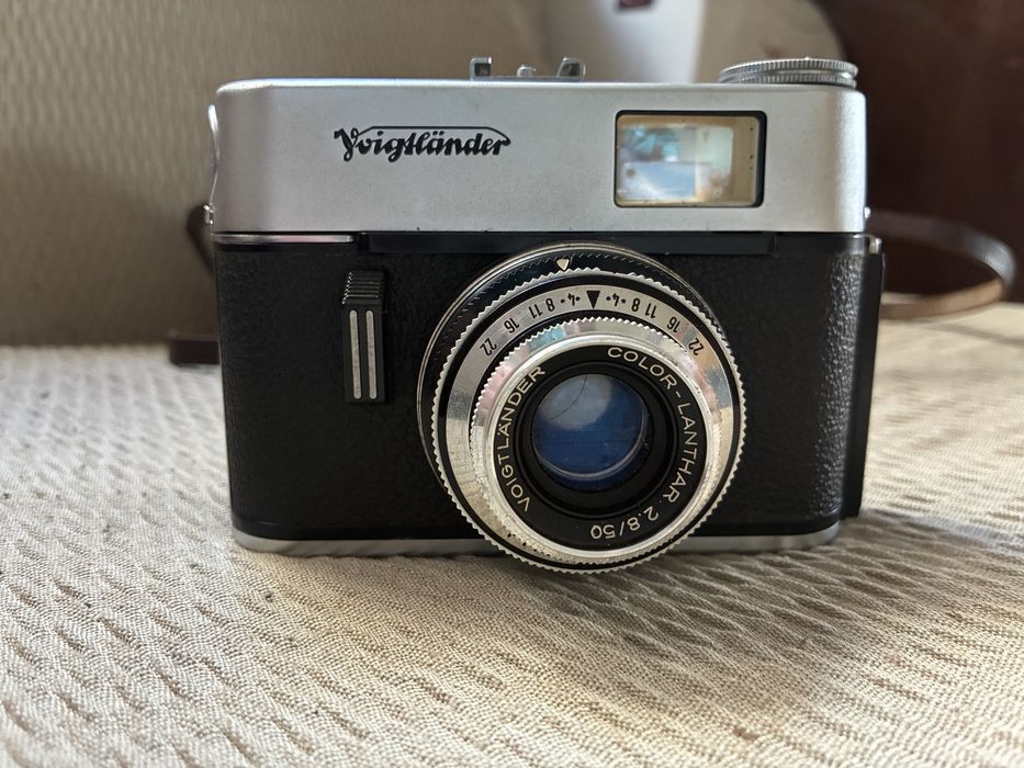 Немски ретро фотоапарат за цветни снимки