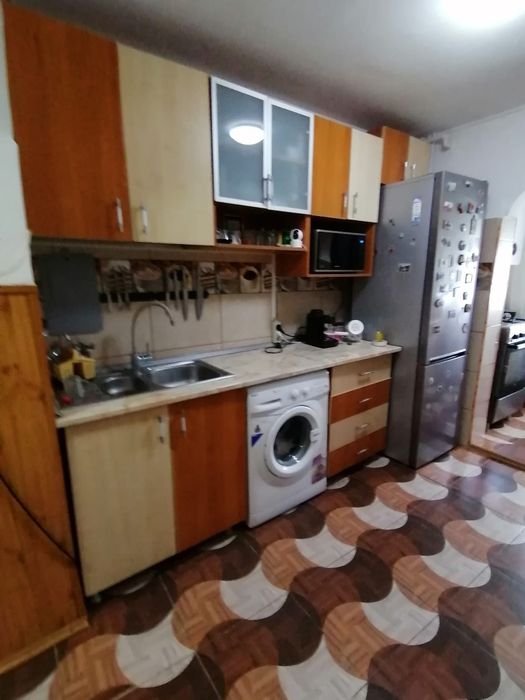 Camera de închiriat