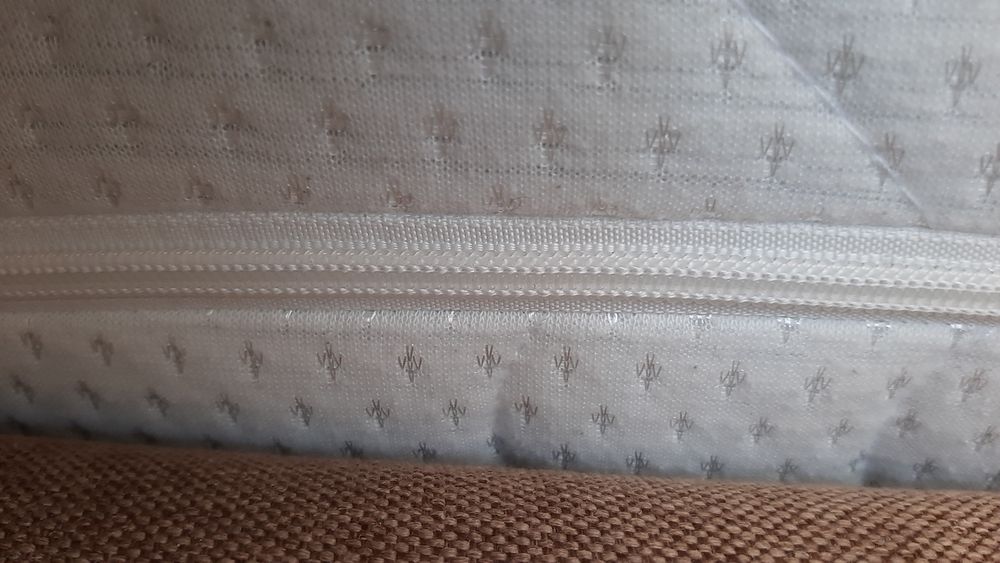 Pat matrimonial tapițat