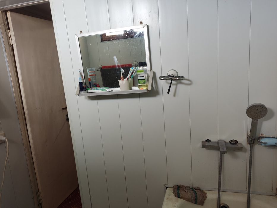 Kvartira sotiladi srochna