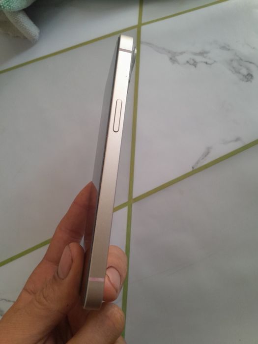 Айфон 13 в очень хорошем состояний