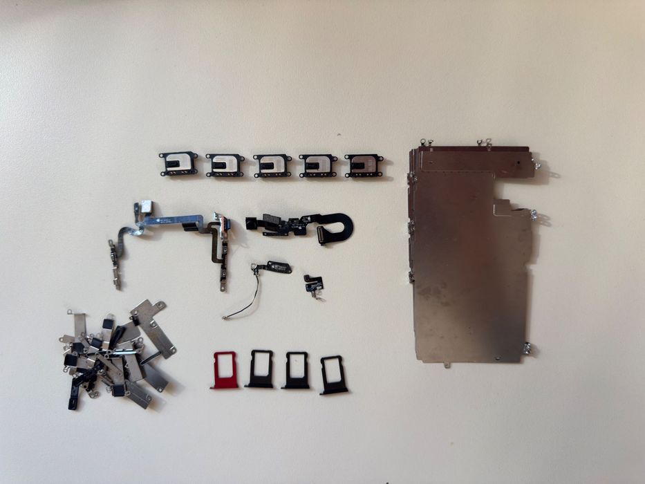 Части за iPhone 7 – камери, бутони, говорители, корпус