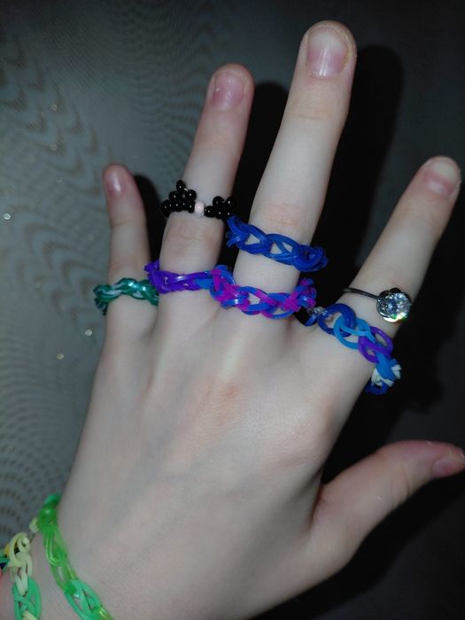 Браслеты и брелки ручной работы