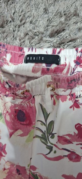 Set pantaloni si bluza