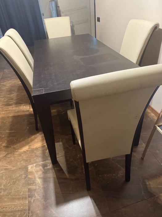 Masa living cu 5 scaune incluse