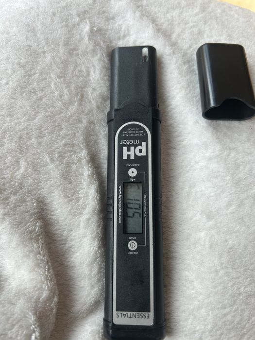 Ph-metru digital ce ofera masuratori profesionale