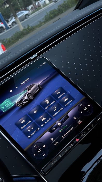 Mercedes Benz EQS450+