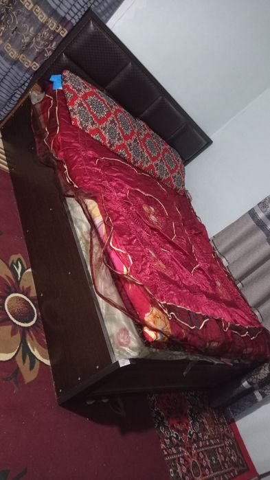 Stenka mehmonxona uchun spalniy oyna garnitur  sotiladi