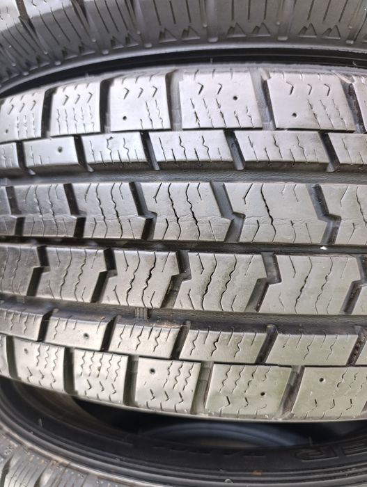 Anvelope de iarnă 215 75 16c Goodyear dot 2018